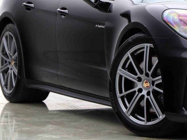 PORSCHE Panamera Photo 24