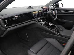 PORSCHE Panamera Photo 3