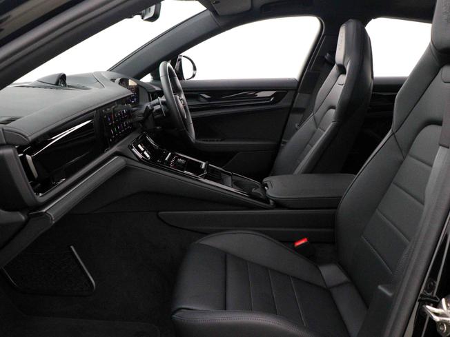 PORSCHE Panamera Photo 33