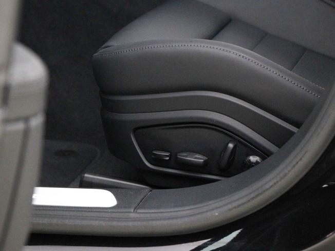 PORSCHE Panamera Photo 35