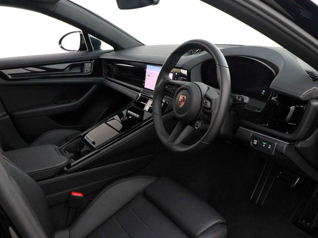 PORSCHE Panamera Photo 39