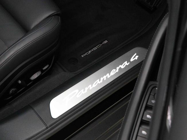 PORSCHE Panamera Photo 41