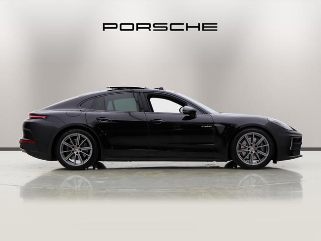 PORSCHE Panamera Photo 5