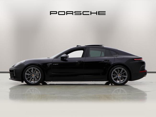 PORSCHE Panamera Photo 6