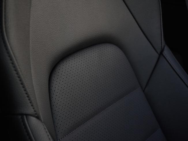 PORSCHE Panamera Photo 11