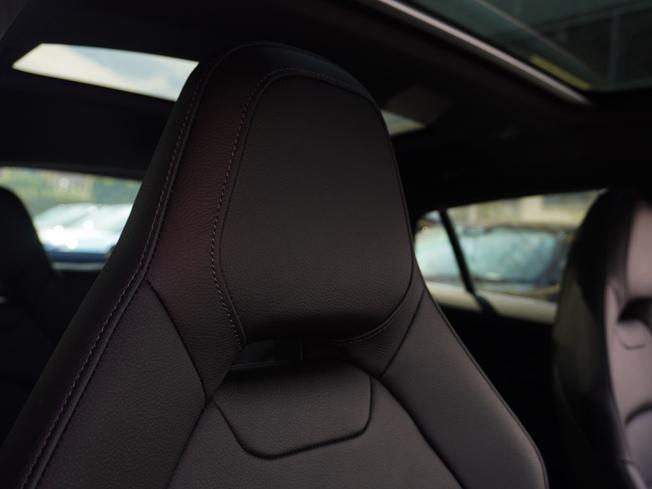 PORSCHE Panamera Photo 14