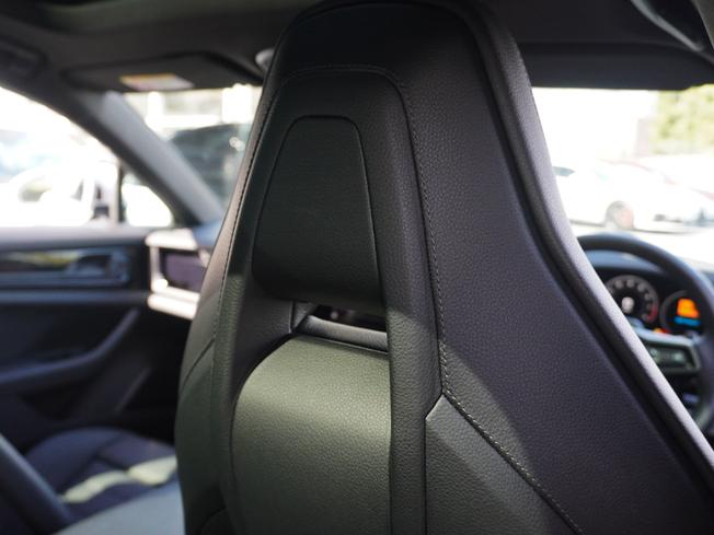 PORSCHE Panamera Photo 16