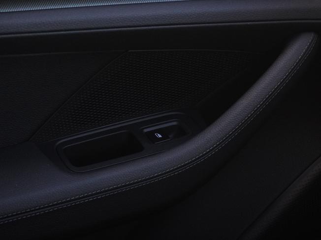 PORSCHE Panamera Photo 18