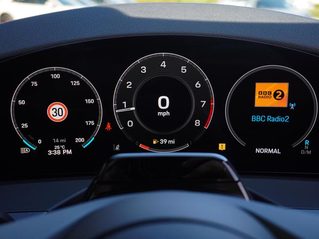 PORSCHE Panamera Photo 19