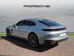 PORSCHE Panamera Photo 2