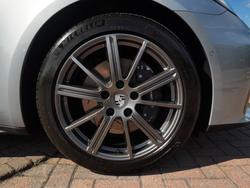 PORSCHE Panamera Photo 4