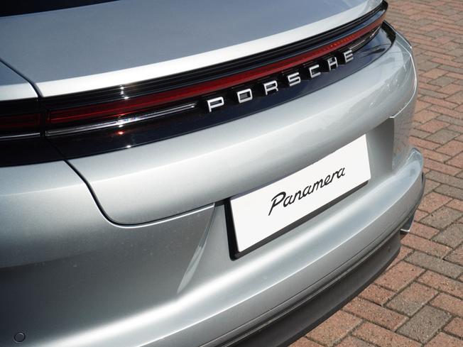 PORSCHE Panamera Photo 44