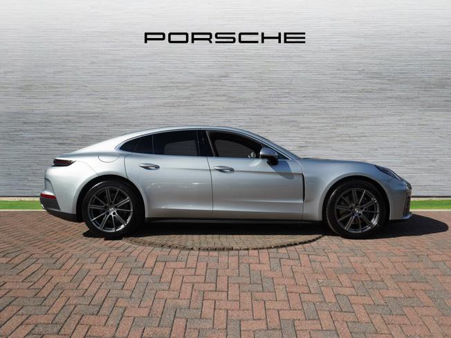 PORSCHE Panamera Photo 5
