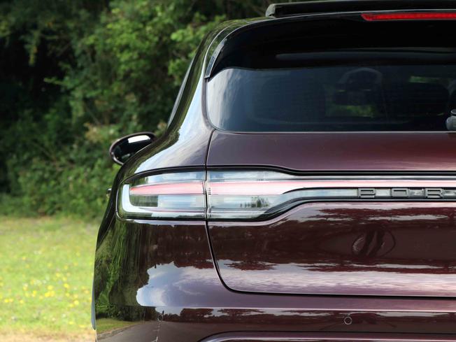 PORSCHE Macan Photo 15