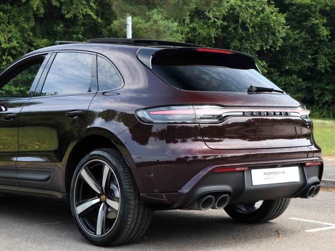 PORSCHE Macan Photo 16