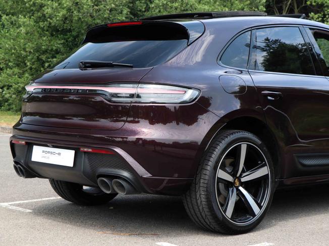 PORSCHE Macan Photo 18
