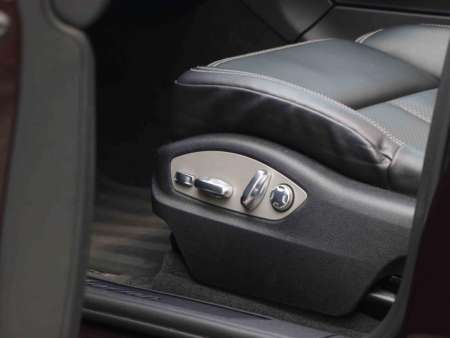 PORSCHE Macan Photo 27