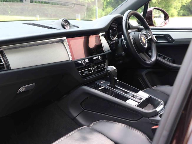 PORSCHE Macan Photo 28