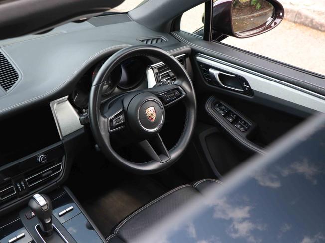 PORSCHE Macan Photo 29