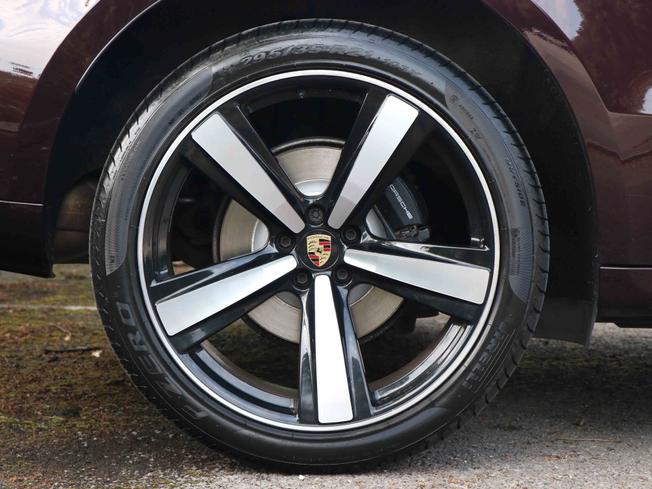 PORSCHE Macan Photo 3