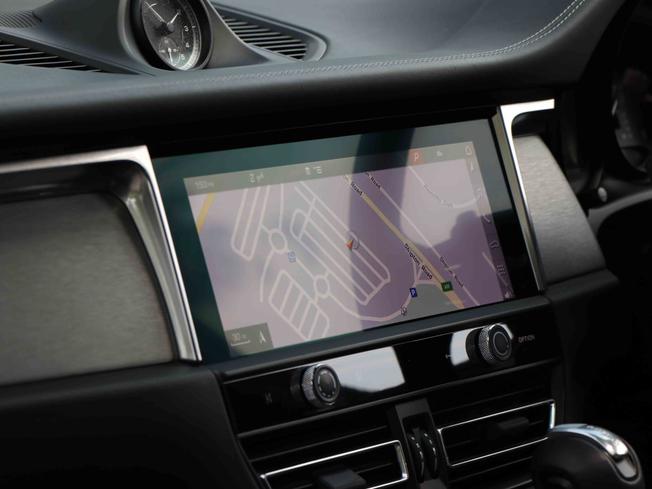 PORSCHE Macan Photo 30