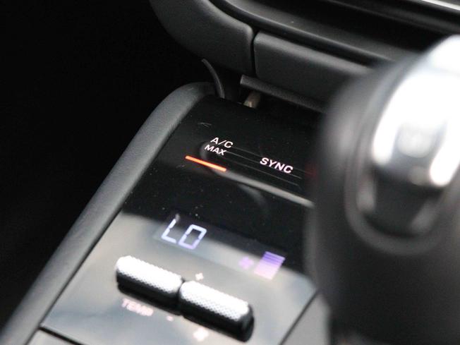 PORSCHE Macan Photo 38