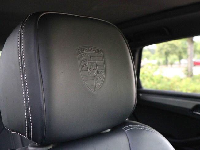 PORSCHE Macan Photo 44