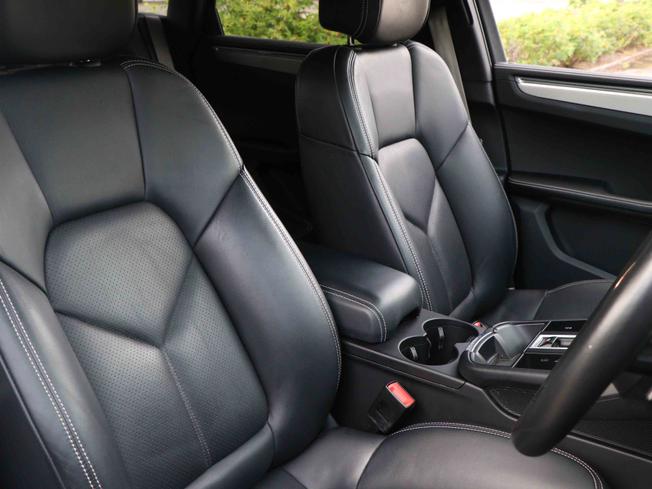 PORSCHE Macan Photo 45
