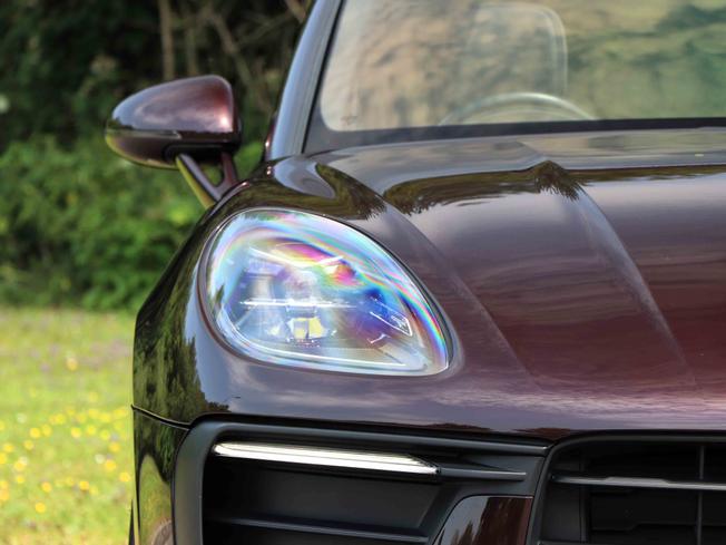 PORSCHE Macan Photo 8