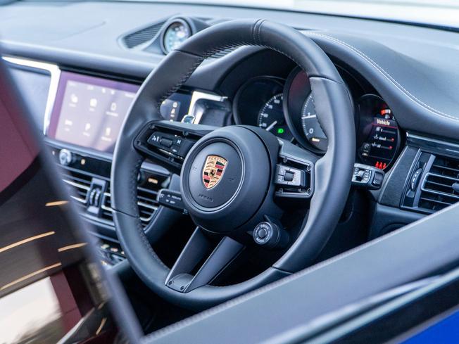 PORSCHE Macan Photo 11