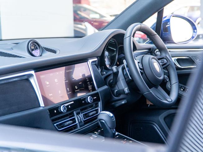 PORSCHE Macan Photo 12