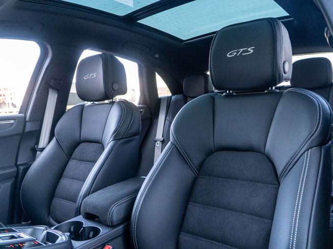 PORSCHE Macan Photo 16