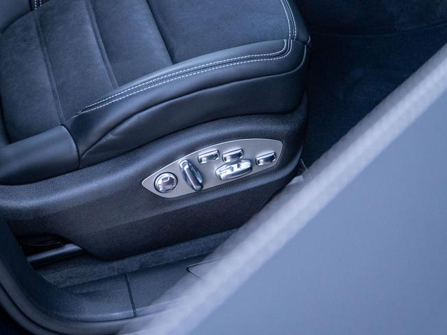 PORSCHE Macan Photo 17