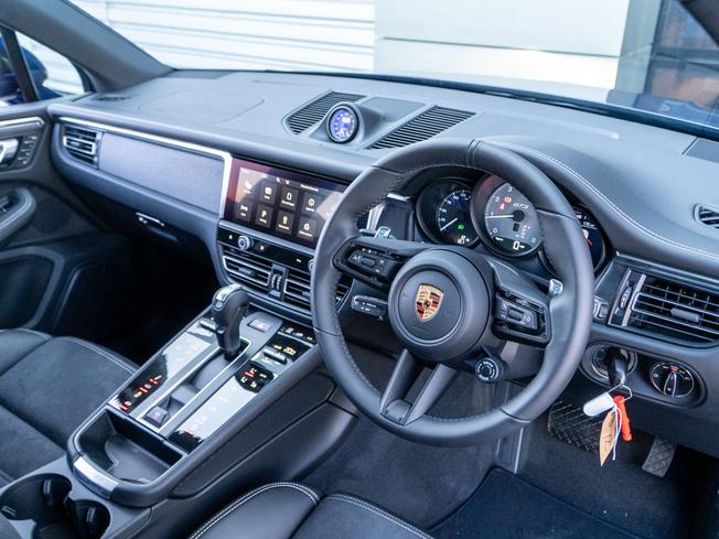 PORSCHE Macan Photo 9