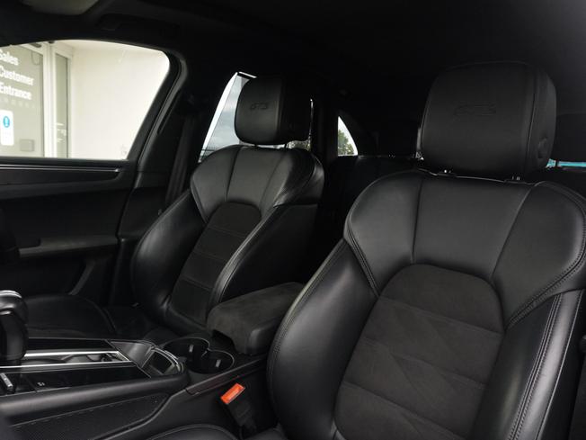 PORSCHE Macan Photo 11