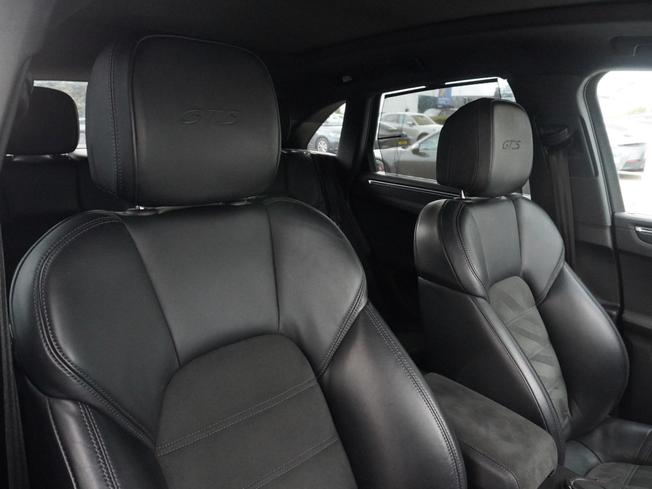 PORSCHE Macan Photo 12