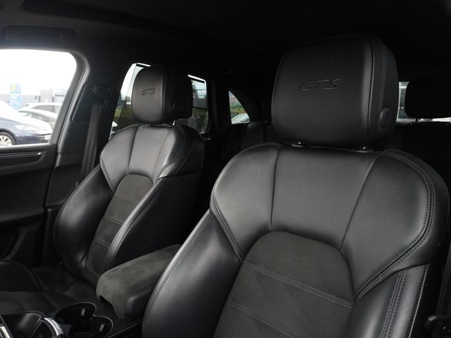 PORSCHE Macan Photo 13