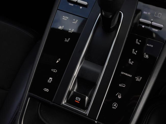 PORSCHE Macan Photo 20