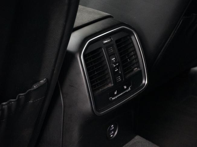 PORSCHE Macan Photo 25