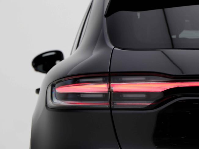 PORSCHE Macan Photo 16
