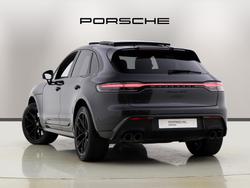 PORSCHE Macan Photo 2