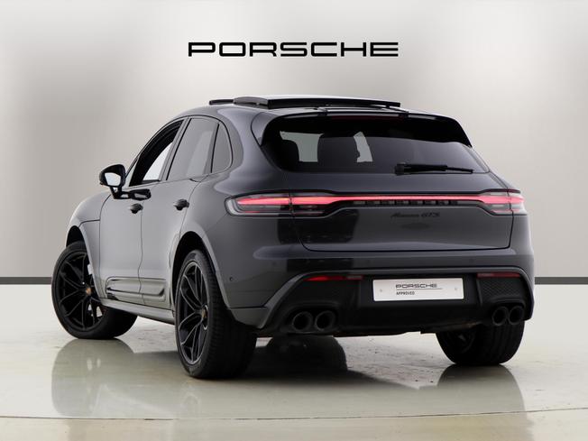 PORSCHE Macan Photo 2