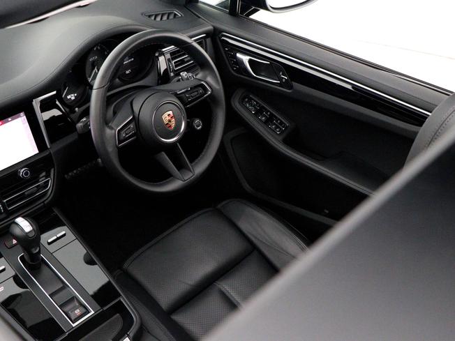 PORSCHE Macan Photo 29