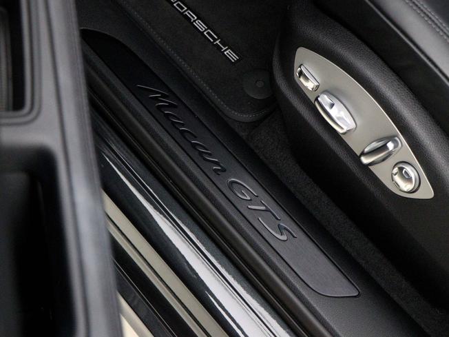 PORSCHE Macan Photo 30