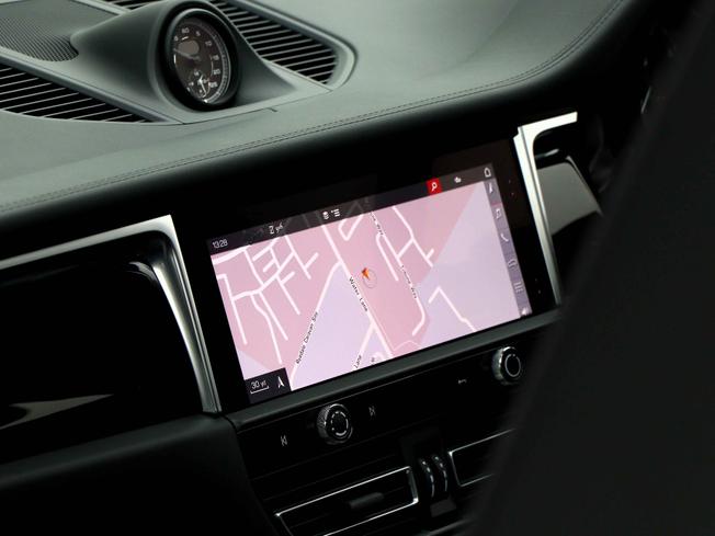 PORSCHE Macan Photo 33