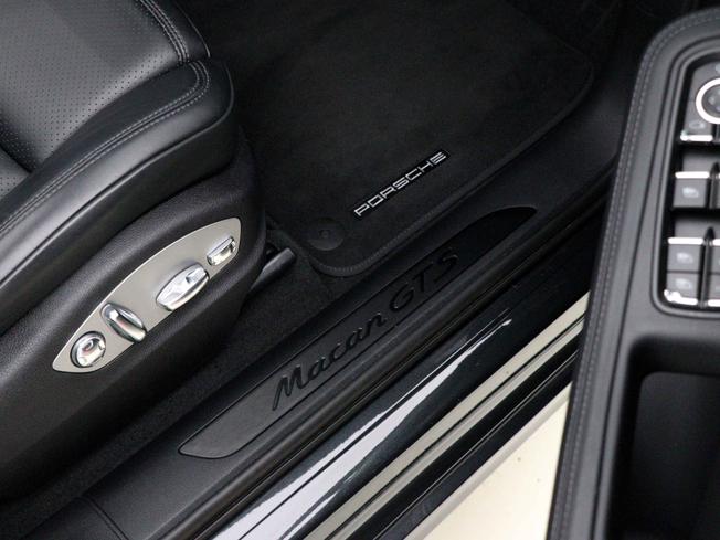 PORSCHE Macan Photo 35