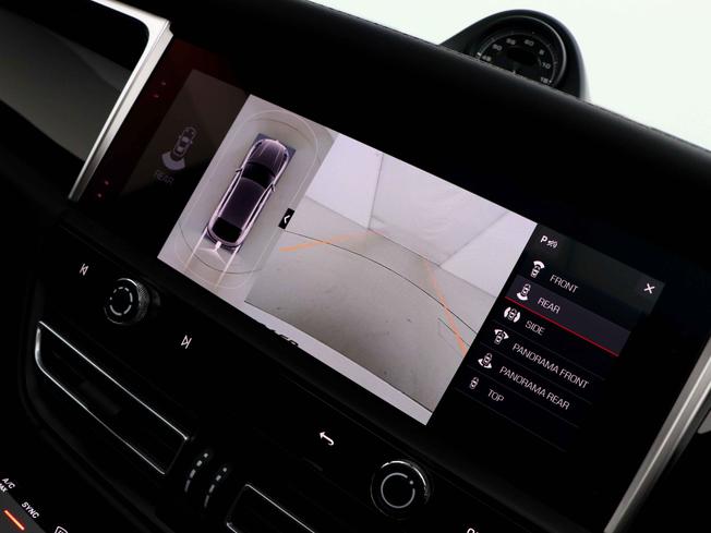 PORSCHE Macan Photo 47