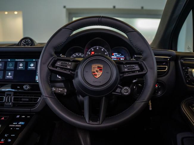 PORSCHE Macan Photo 11