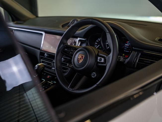 PORSCHE Macan Photo 12