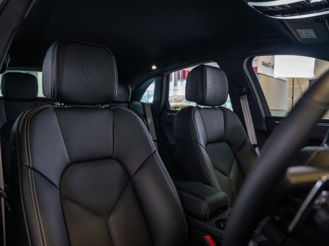 PORSCHE Macan Photo 13